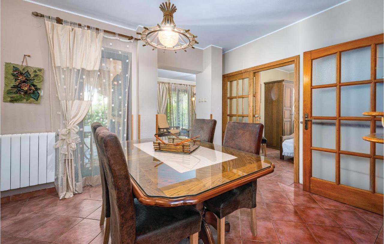Stunning Apartment In Rovinj With Kitchen Esterno foto