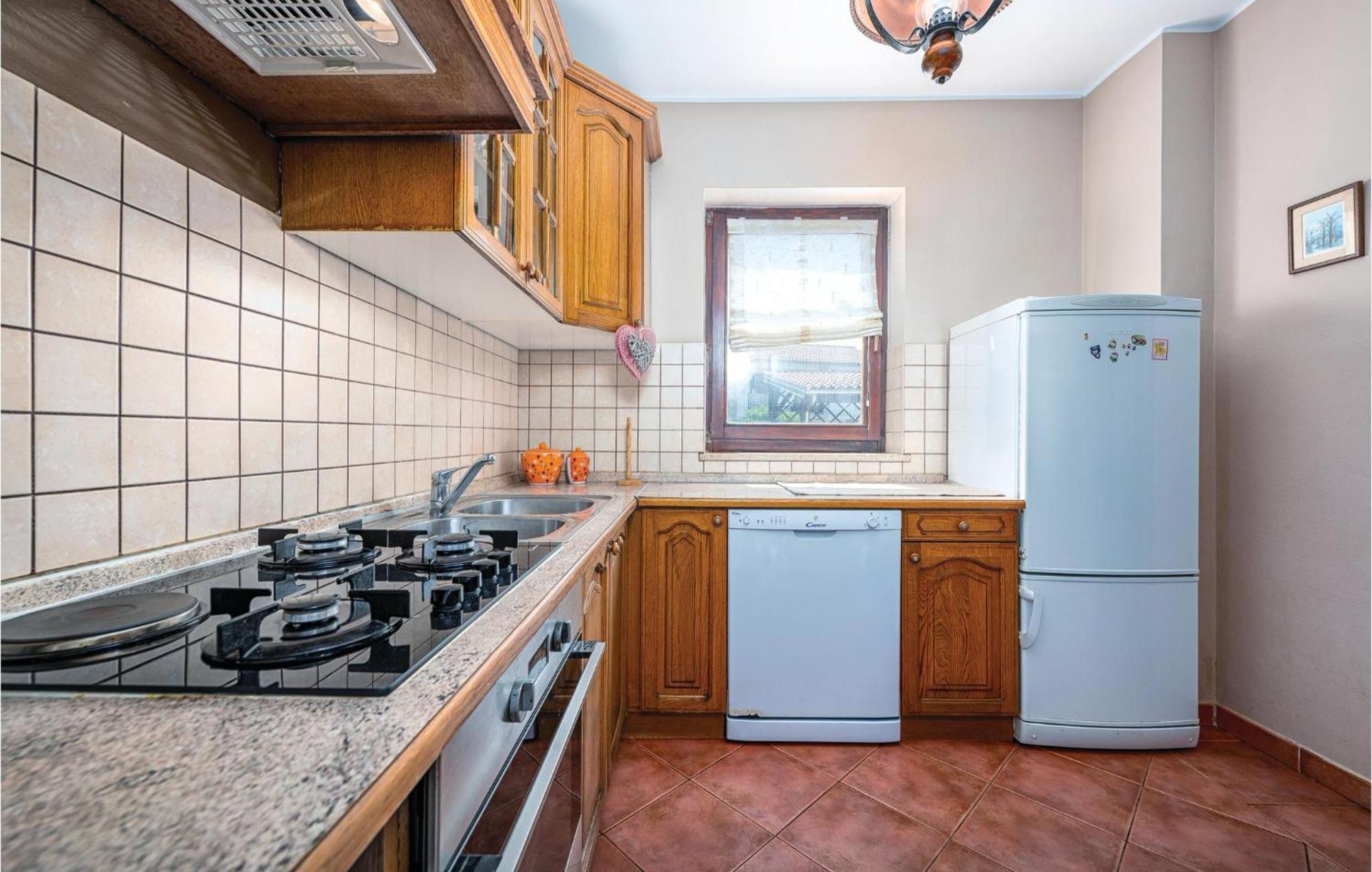 Stunning Apartment In Rovinj With Kitchen Esterno foto