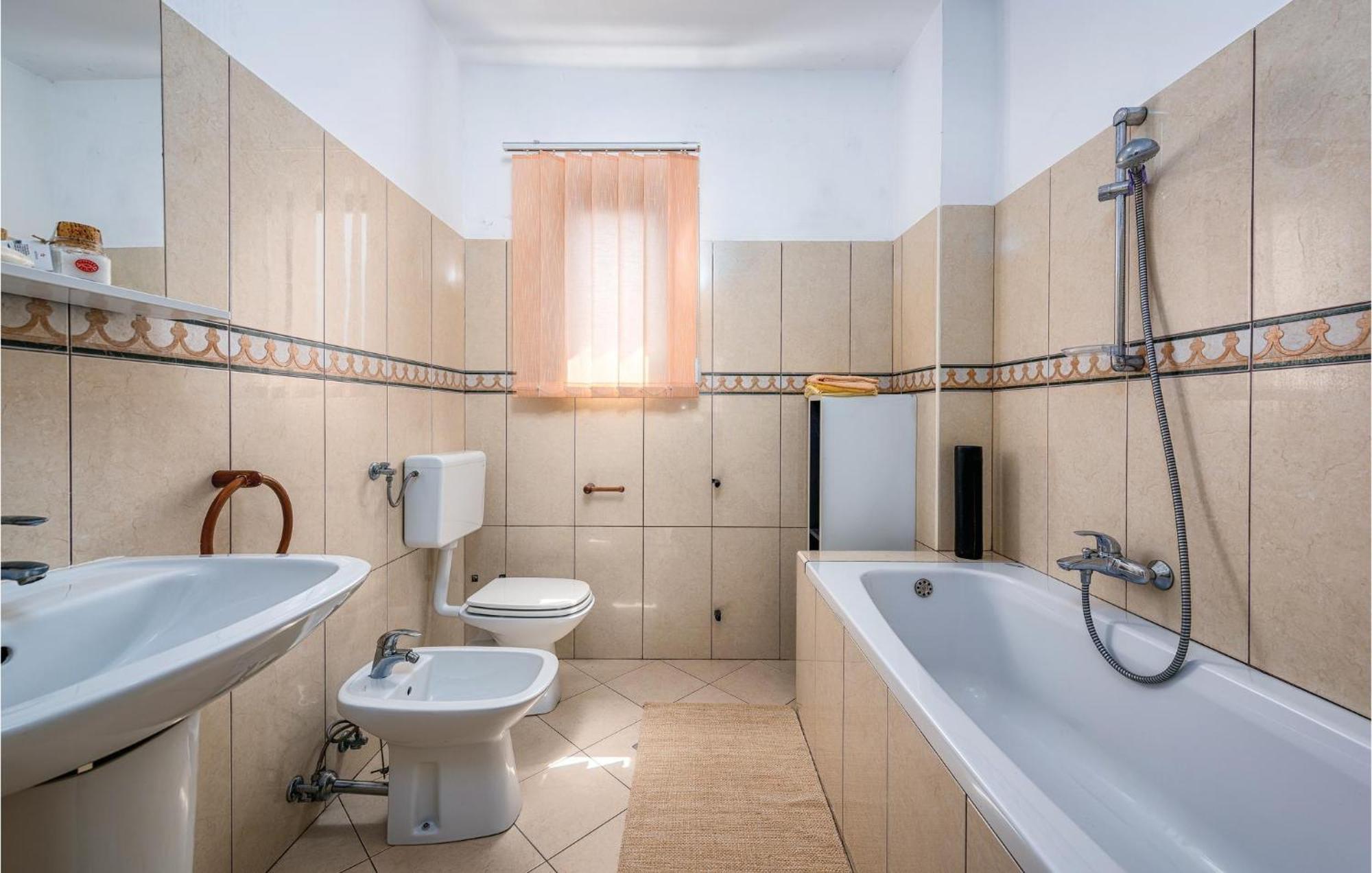 Stunning Apartment In Rovinj With Kitchen Esterno foto