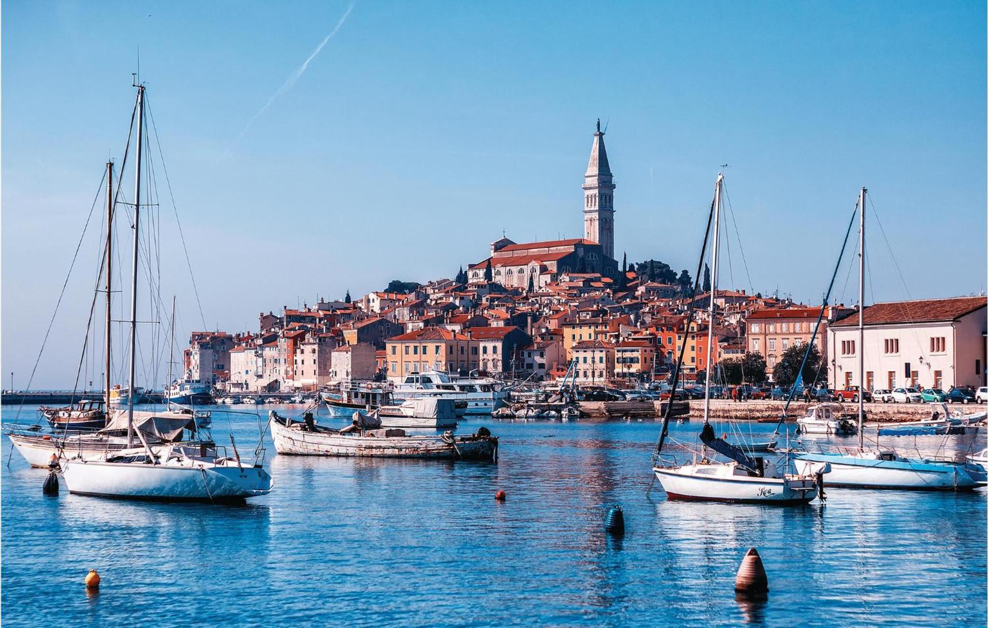 Stunning Apartment In Rovinj With Kitchen Esterno foto