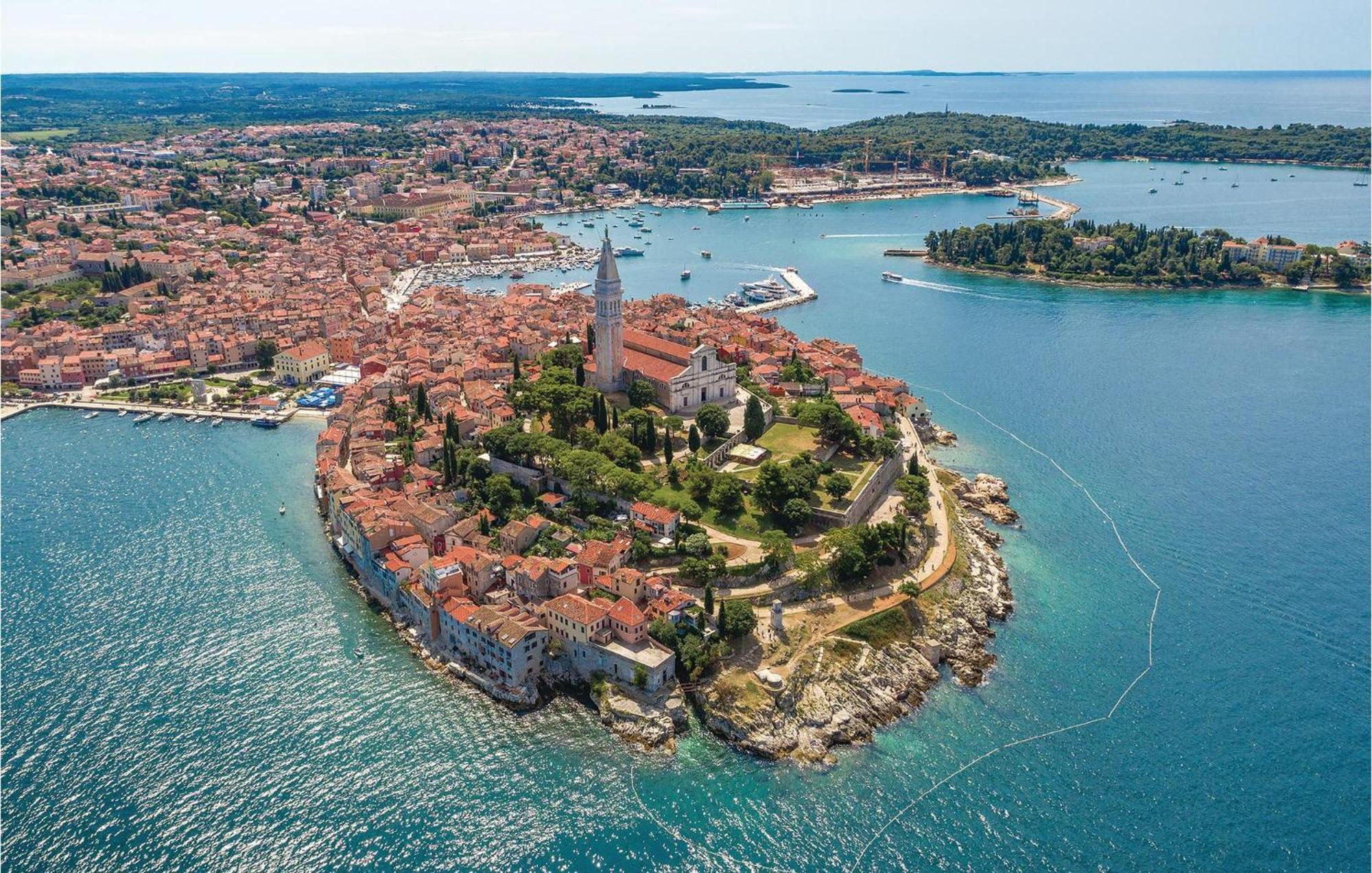Stunning Apartment In Rovinj With Kitchen Esterno foto