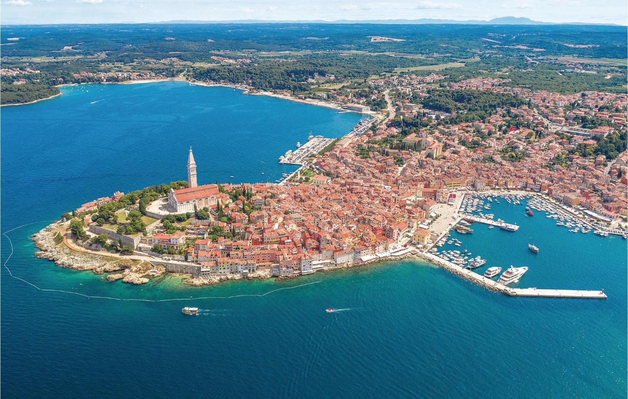 Stunning Apartment In Rovinj With Kitchen Esterno foto